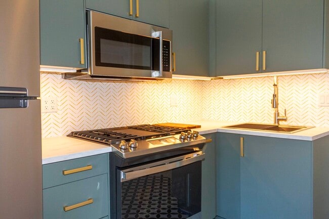 Photo - 39 Hawthorne St Unit Apr