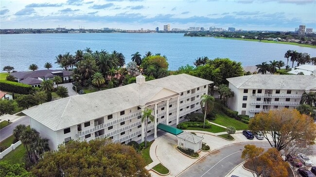 Building Photo - 3635 Whitehall Dr Unit 401