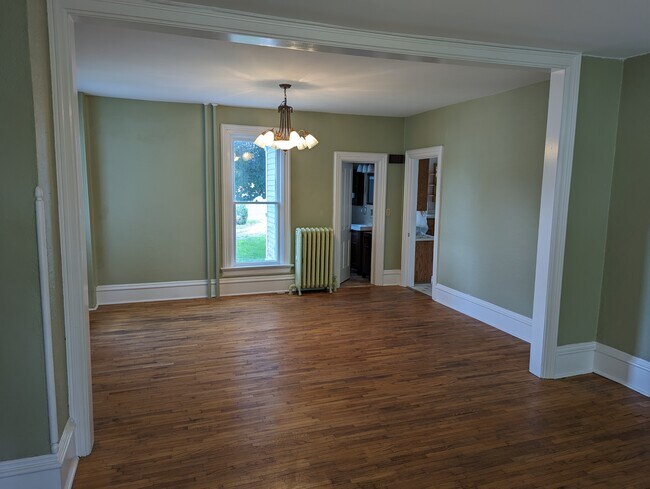 Photo - 202 W Cherokee Ave