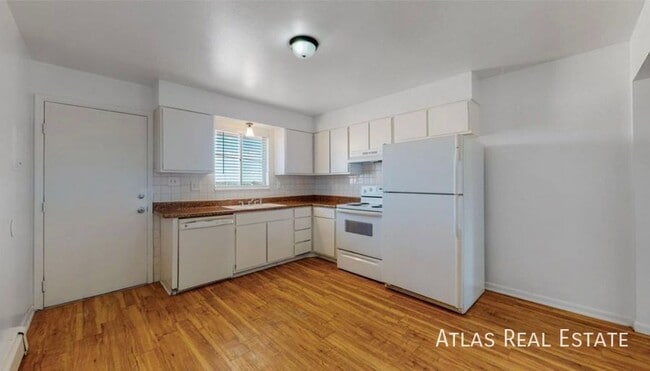 Building Photo - 3006 Denver St Unit 4 Rental