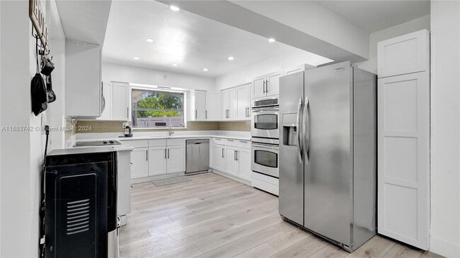 Photo - 5880 SW 15th St