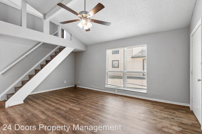 Photo - 2 br, 1.5 bath House - 2824 Wayside B