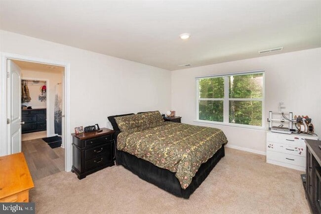 Photo - 454 Currant Cir