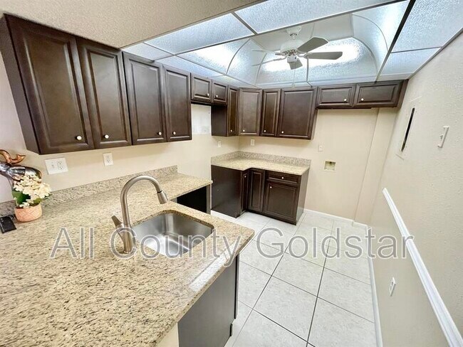 Photo - 21405 Olean Blvd