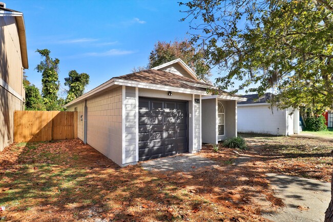 Photo - 521 Madrigal Ct