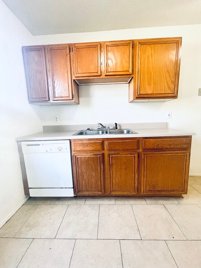 Photo - 1705 Benttree Dr