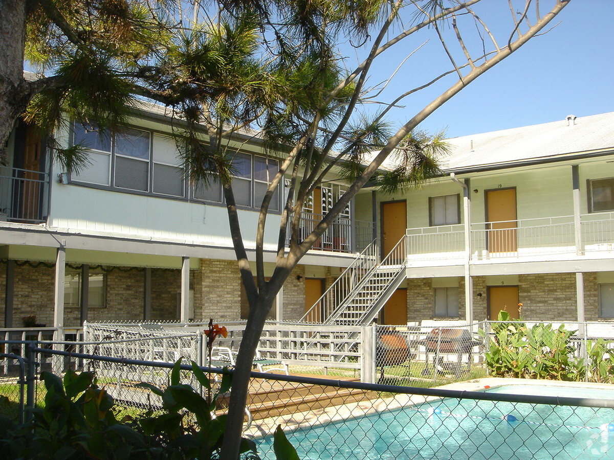 Garden Oaks Apartments - Garden Oaks Apatments