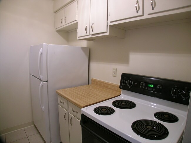 Photo - Cross Creek Garden Apartments