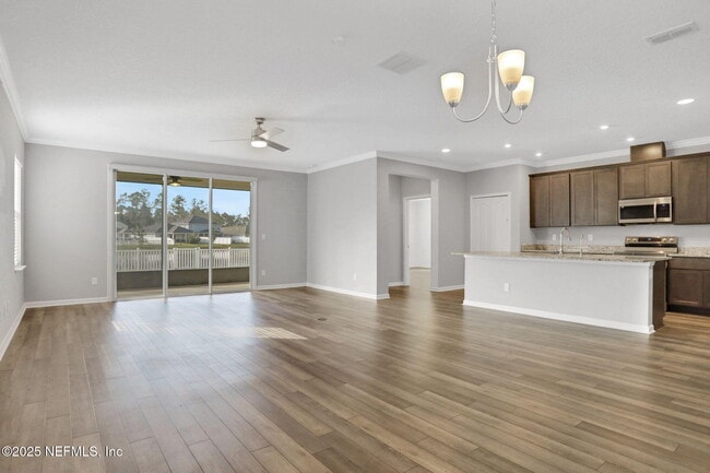 Photo - 3209 Crocus Ln