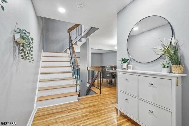 Photo - 424 Tall Oak Ln