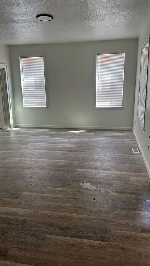 Photo - 703 Bellaire Ave Unit 2