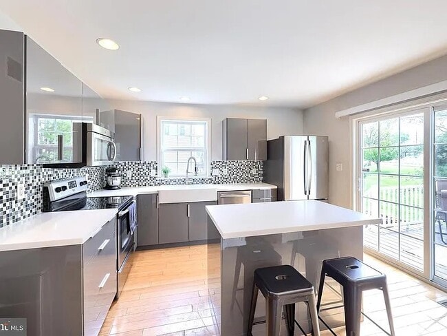 Photo - 102 Bloomfield Dr