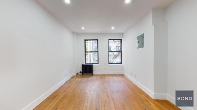 Building Photo - 0 bedroom in Manhattan NY 10003 Unit 6R
