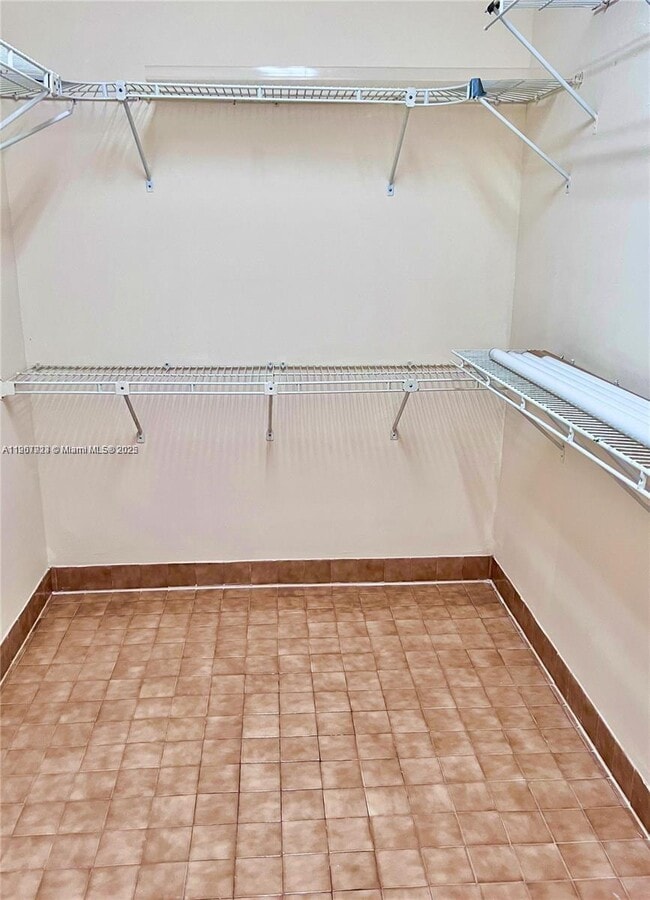 Photo - 8431 SW 28th St