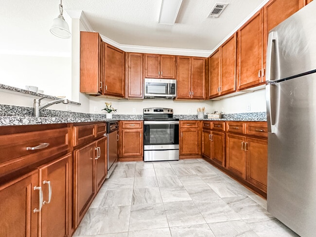 Building Photo - Groves at Peach Orchard Rental