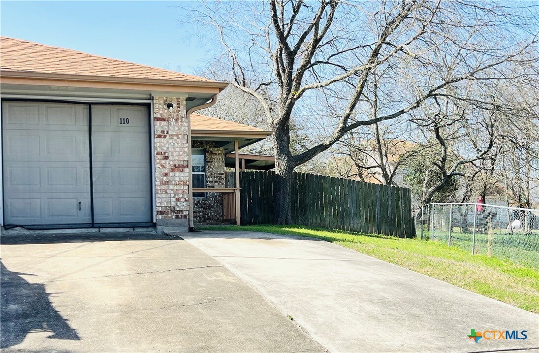 Photo - 112 Hughson Ct Townhome