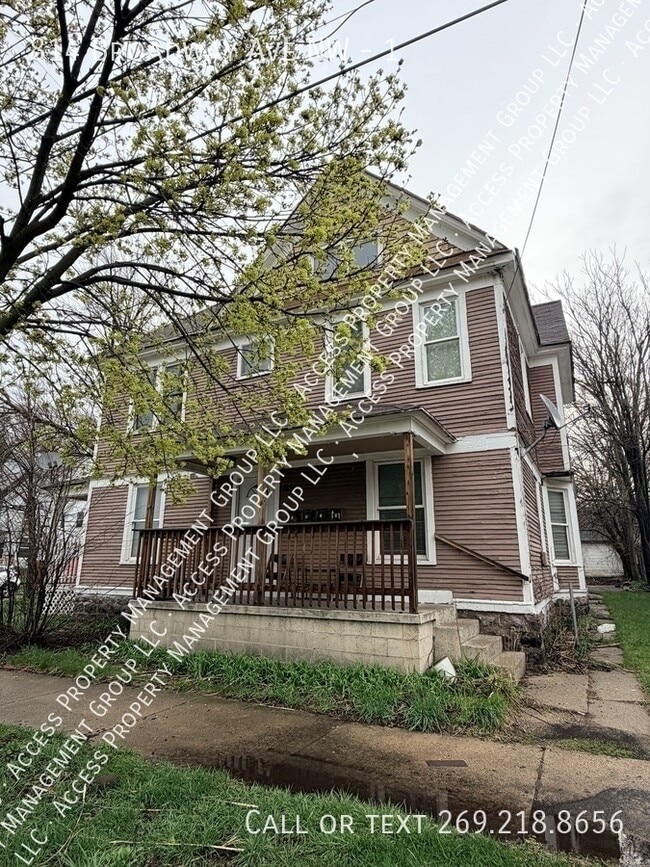 Photo - 814 Broadway Ave NW Unit 1