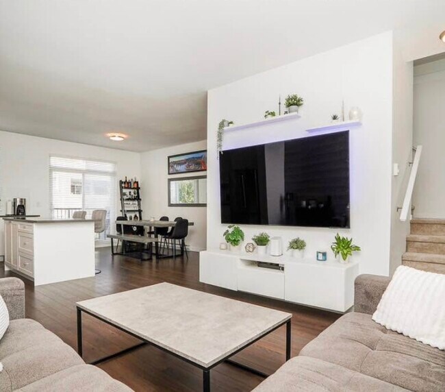 Photo - 16337-16315 15 Ave