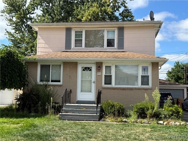 Photo - 82 Colette Ave