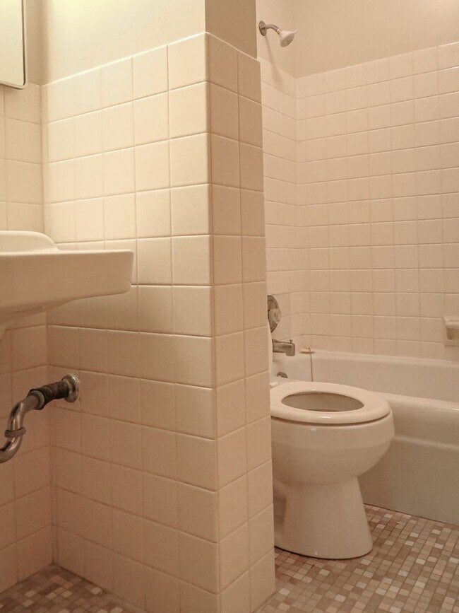 Photo - Chalet Gardens Apartments