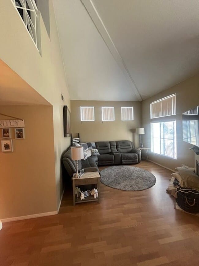 Beautiful 2 Bedroom and 2 Bath with loft i... - Beautiful 2 Bedroom and 2 Bath with loft i...