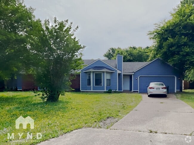 Building Photo - 7542 Lone Oak Cove Rental