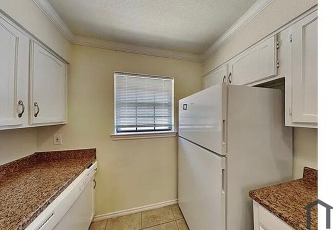 Photo - 3432 W 4th St Unit 4