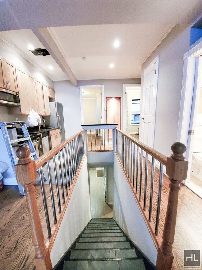 Photo - Avail; May 1 Upper Carnegie Hill adj/E. Harlem, Close to E.96th Q: E 100th St btw 2nd/1st Ave 4BR... Unidad 1B