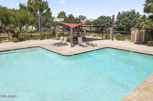 Photo - 1601 N Saba St