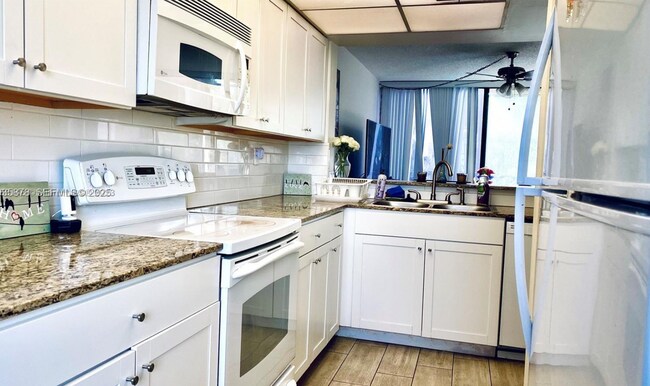 Photo - 2931 SW 87th Ter