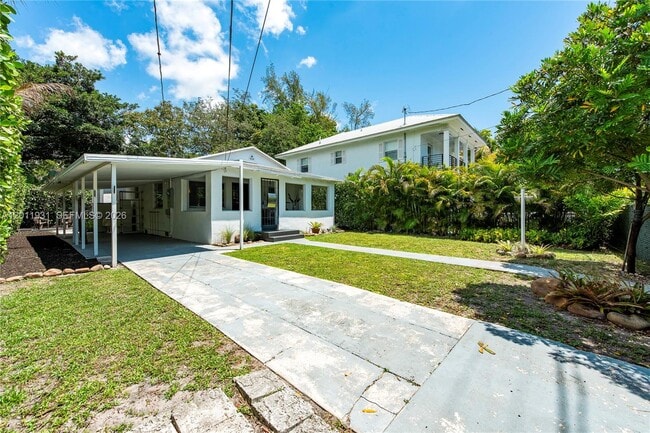3655 Oak Ave