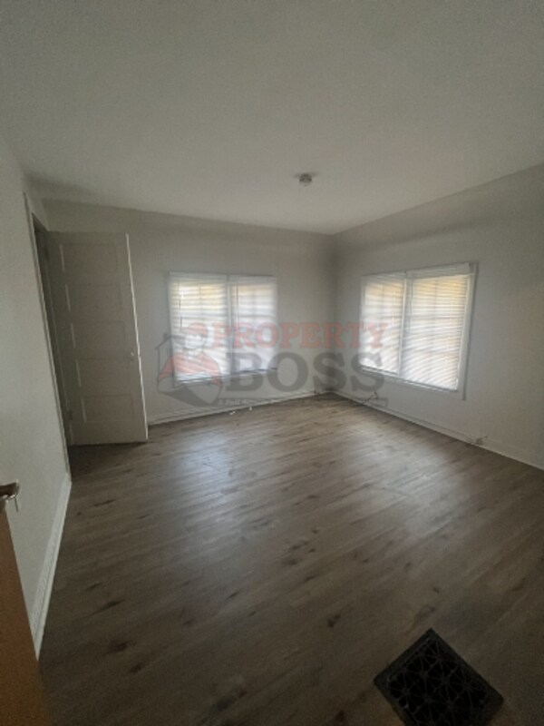 Photo - 507 School St