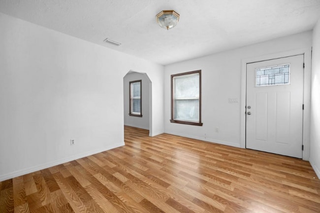 Photo - 8949 8th Ave