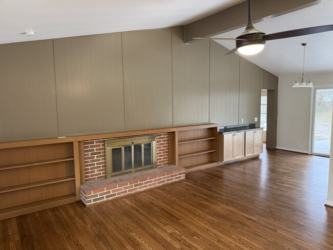 Photo - 6930 Euclid Ave