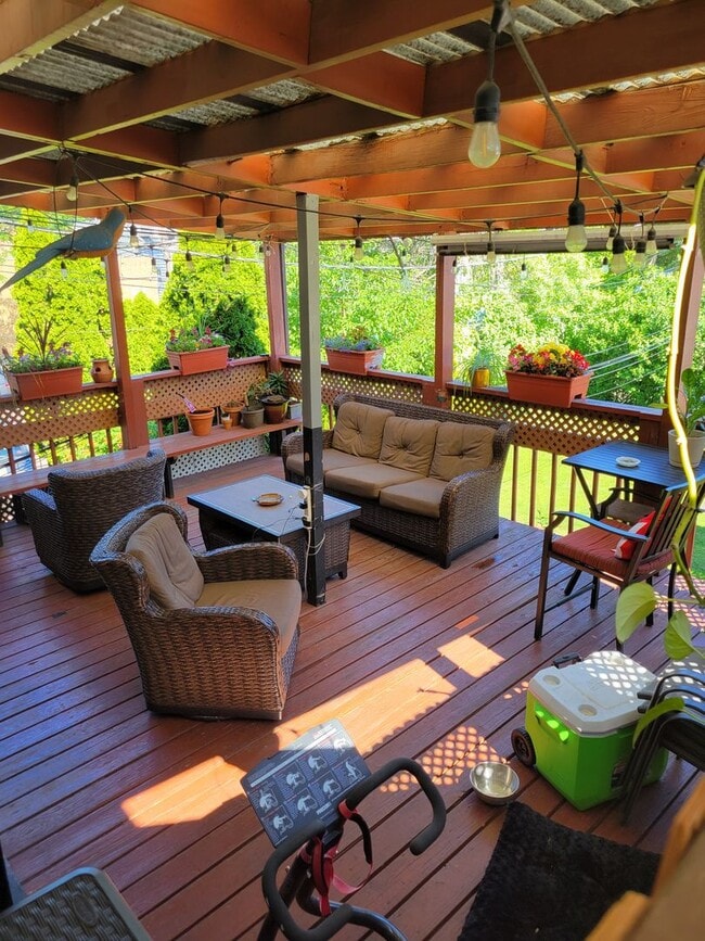 Building Photo - 2422 W Fullerton Ave Unit 2W