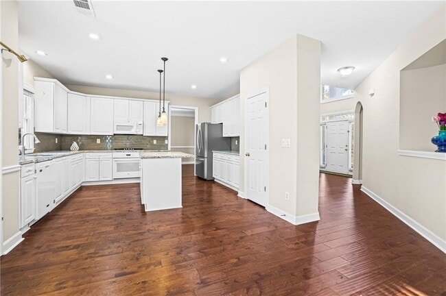 Photo - 3010 Lakeside Ct