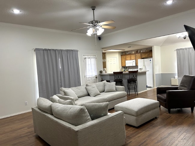 Photo - 3570 Grandview Dr