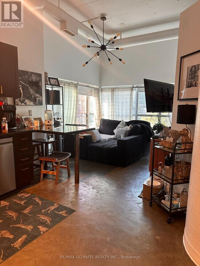 Photo - 2 Fieldway Rd Unité 301