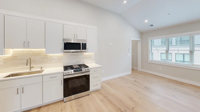 Photo - 9 Everett St