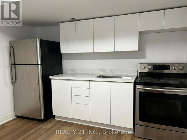 Photo - 164 Williamson Dr E