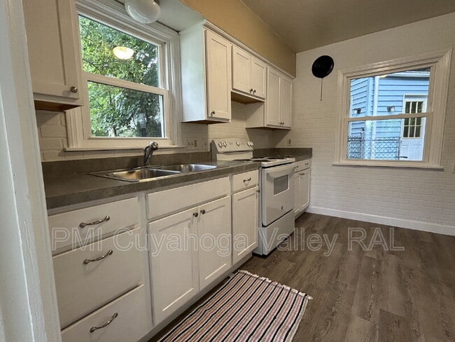 Photo - 2364 Suncrest Dr