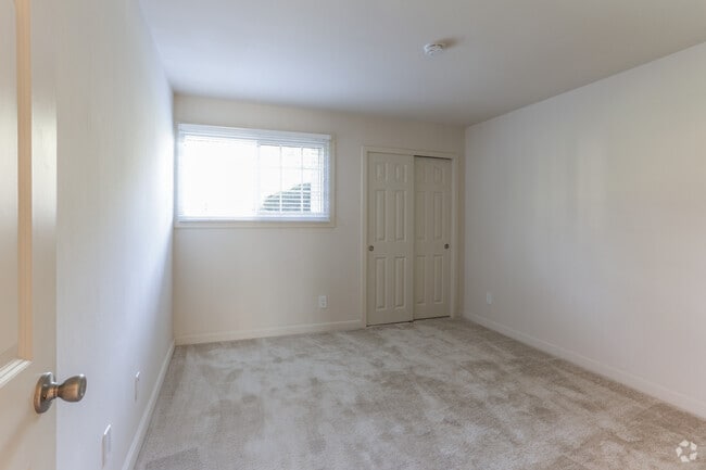 3BR , 1,5BA - 1,125 SF