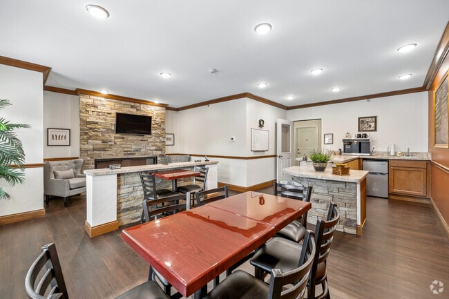 Coffee Shop - Ivy Pointe Senior Apartments