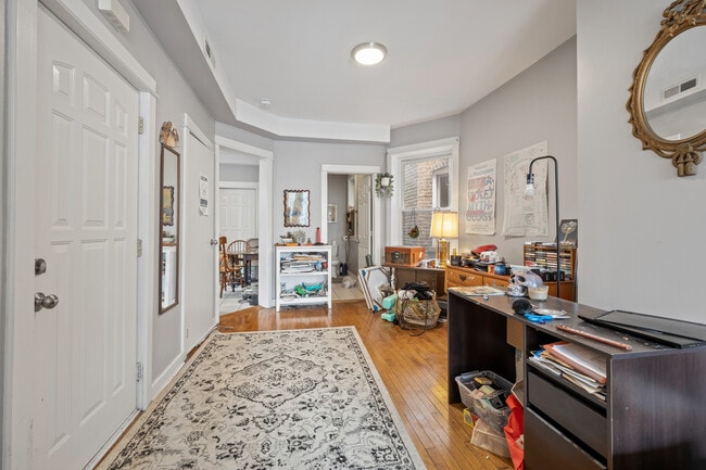 Photo - 2630 W Division St