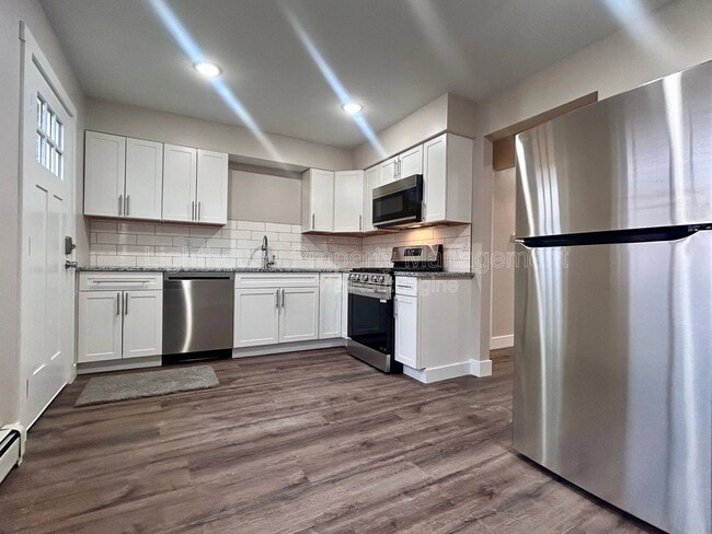 Photo - 2855 Taft Ave SW