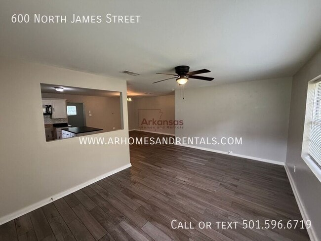 Photo - 600 N James St