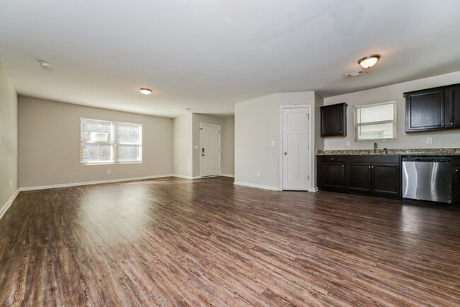 Photo - 5191 Tew Ln SW