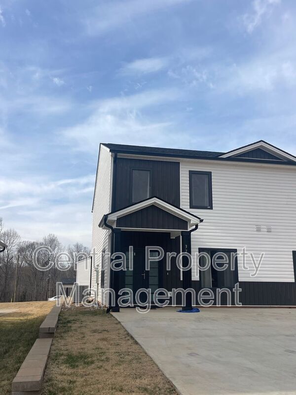 Photo - 32 Beverly Hills Dr