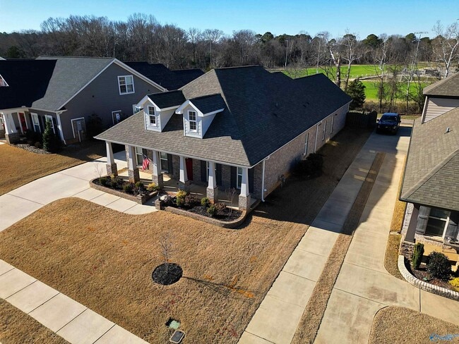 Photo - 118 Waxwing St