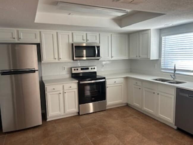 Photo - Beautiful 3/2 Available now!